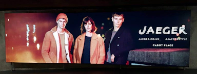 canary wharf flex face signage