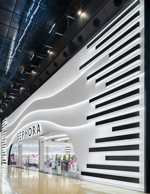 Illuminated Feature Façades with 3D Illuminated Lettering