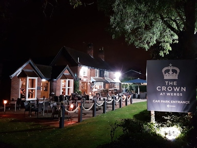 Pub Post mounted signage