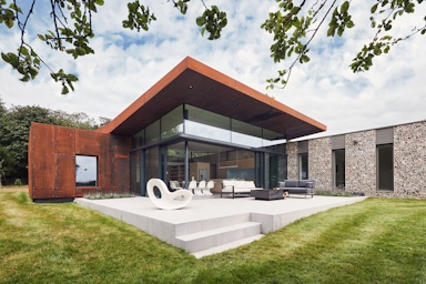 Corten cladding on Coast House by Hudsdon Architects