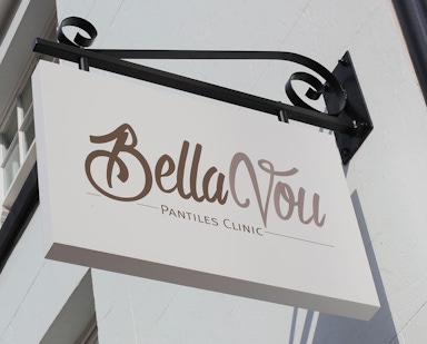 Bella Vou Projection Signage