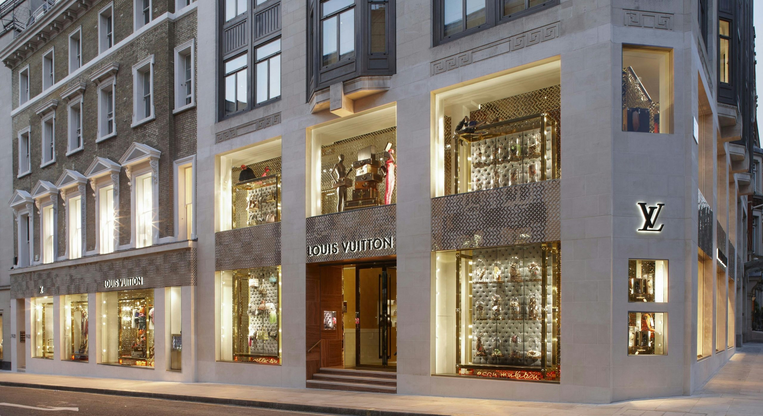 Louis Vitton Halo Signage